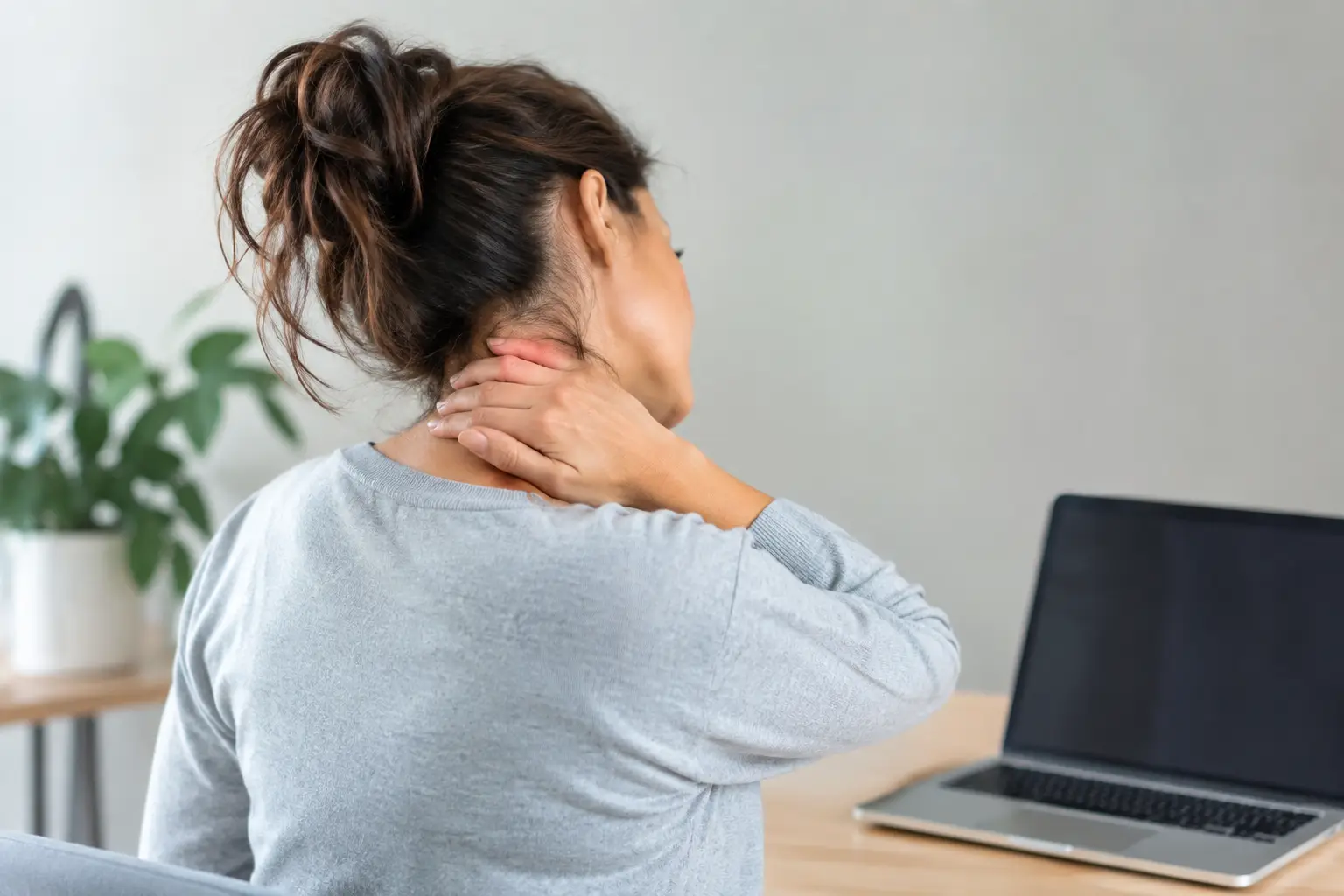 Why Does My Neck Hurt? Common Causes and Relief